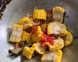 Foto langkah ke 2 dari resep Udang & jagung masak nanas.