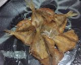 Foto langkah ke 1 dari resep Ikan asin Tipis Balado.