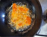A picture of step 2 of Spicy chicken curry.