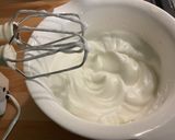 Une image de l'étape 7 de Gâteau aux pêches de vigne et miel.