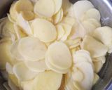 Foto langkah ke 3 dari resep Potato Chips (Keripik Kentang Renyah).