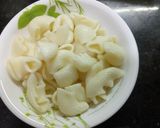 A picture of step 1 of Pizzta (pasta pizza).