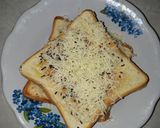 Foto langkah ke 5 dari resep Roti panggang coklat keju.