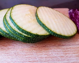 Foto del paso 2 de la receta: Ensalada de berenjena y calabacín. Apta para diabéticos