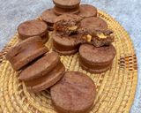 Foto del paso 4 de la receta: Alfajores integrales de algarrobo o chocolate y nuez