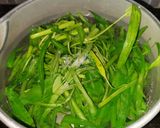 Foto langkah ke 2 dari resep Kangkung Brambang Asem.