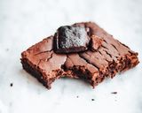 Foto del passaggio 1 della ricetta Brownies cioccolato e pere 🍐🍫