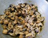 A picture of step 2 of Paddy Straw Mushroom And Peas Curry.