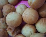 Foto langkah ke 8 dari resep Roti Goreng Isian Coklat, Tiramisu, Stroberi.