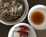 Hình bước làm 1 của món Cá cơm khô mắm đường