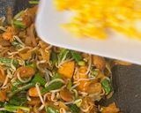 Foto langkah ke 4 dari resep Kwetiau Goreng.
