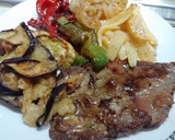Foto del paso 8 de la receta: Bistec de ternera añojo con verduras salteadas y patatas fritas