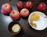 A picture of step 1 of Apple and White Fungus Soup - Drinks 蘋果水.