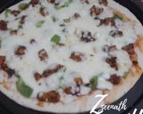 A picture of step 2 of Thin Crust Chicken Tikka Pizzas.