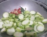 Foto langkah ke 2 dari resep Sayur Oyong Misoa Bakso.