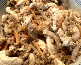 Foto del paso 5 de la receta: Quinoa con verduras y pollo en wok 🍲