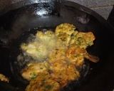 A picture of step 2 of Methi bhajiya.