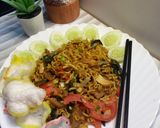 Foto langkah ke 4 dari resep Mie Goreng Ayam dan Rumput Laut.