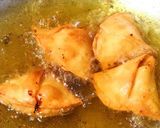 A picture of step 4 of Farsan samosa.