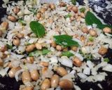 A picture of step 2 of Rava upma.