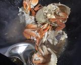 Foto langkah ke 2 dari resep Kepiting saus tiram.