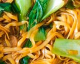 Foto langkah ke 5 dari resep Mie Goreng Bakso Simple.