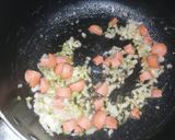 Foto del paso 2 de la receta: Arroz 🍚 primavera con salchicha