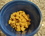 Foto del paso 2 de la receta: Salsa macha con chicharrón de Habanero