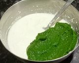 A picture of step 4 of Spinach Rava Uttapam.