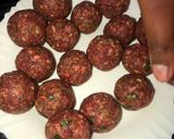 A picture of step 2 of Meat balls.