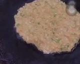 A picture of step 2 of Oats chilla.