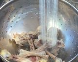 A picture of step 4 of Taiwanese-Style Homemade Chicken Soup Stock.