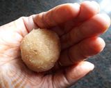 A picture of step 5 of Coconuts mava laddu.
