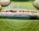 Ślimaczki drożdżowe z pieczarkami, serem i salami krok przepisu 3 zdjęcie
