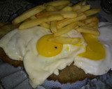 Foto del paso 5 de la receta: Milanesas de res a caballo con papas fritas