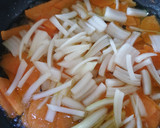 Foto del paso 3 de la receta: Tortilla veggie de batata y cebolla