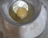 A picture of step 2 of Donuts bowl.