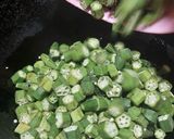A picture of step 1 of Okra onions.