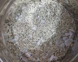 A picture of step 2 of Fennel seeds ka sharbat.