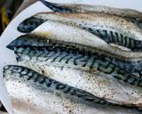 Foto langkah ke 1 dari resep Stew Ikan Makarel Korea (Godeungeo-Mujorim).