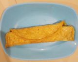 A picture of step 2 of Salad egg roll.