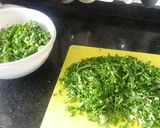 Foto del paso 2 de la receta: Pascualina con acelga y cebolla cruda, facilísima!