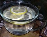 Foto langkah ke 3 dari resep Lemon air anget.