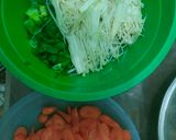 Foto langkah ke 4 dari resep Sapo Tahu Jamur Enoki Udang.