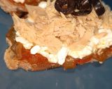 Foto del paso 2 de la receta: Trío de tostadas: bonito, anchoas y jamón