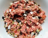 Foto del paso 4 de la receta Redondo de ternera relleno de frutos rojos, ciruelas y pistachos