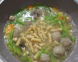Foto langkah ke 3 dari resep 113. Sop Bakso Sayur dan Fusilli.