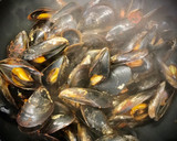Foto del paso 3 de la receta: Mejillones al vapor con un toque de pimentón