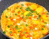 Foto langkah ke 8 dari resep Tofu Enoki Saos Pedas.