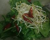Foto langkah ke 5 dari resep Tumis sawi kecambah.